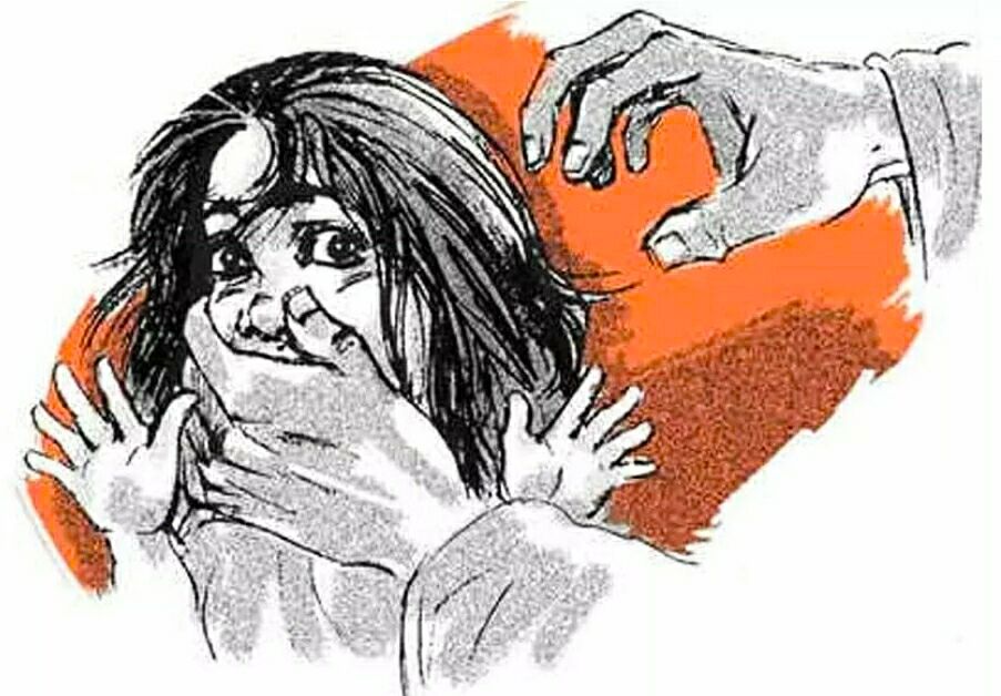 Pilibhit News : Pilibhit में पांचवी क्लास की बच्ची से खेत में खींच कर अधेड़ ने किया दुष्कर्म, जानिए क्या है पूरा मामला