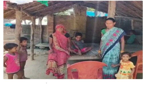 Barabanki News : दलित छात्रा पर खौलती सब्जी फेंकने के मामले में डीएम ने बैठाई जांच, रिपोर्ट आने के बाद प्रिंसिपल के खिलाफ होगी कार्रवाई