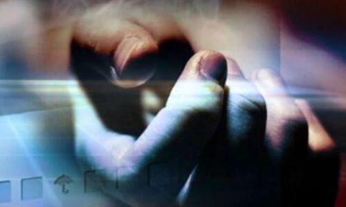 Jhansi News : कोई तो मेरे भाई का सिर ढूंढकर ला दो मोर्चरी में रखी बिना सिर की लाश देख चीख पड़ी बहन, पांच दिन पहले हुआ था लापता