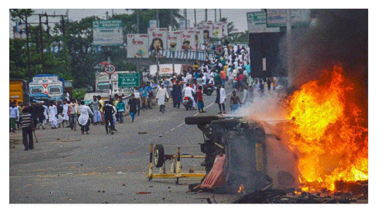 Bangaal mein bavaal : भाजपा बनाम टीएमसी की लड़ाई में हालात बेकाबू, कोलकाता की सड़कों पर क्यों मचा कोहराम?