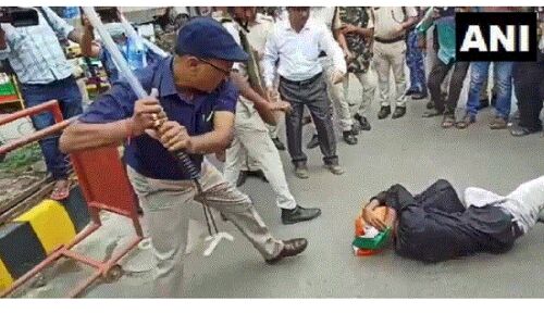 बेरोजगार अभ्यर्थियों पर लाठी बरसाने वाले पटना के एडीएम पर गिरी गाज, पद से धोना पड़ा हाथ