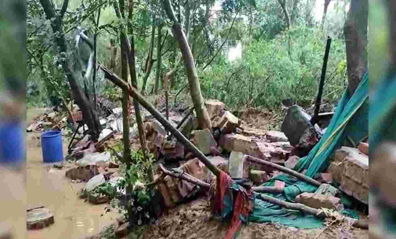 Hazratganj News: UP में बारिश ने मचाई तबाही, मकान की दीवार ढहने से 2 बच्चों समेत 9 लोगों की मौत Hazratganj News: UP में बारिश ने मचाई तबाही, मकान की दीवार ढहने से 2 बच्चों समेत 9 लोगों की मौत