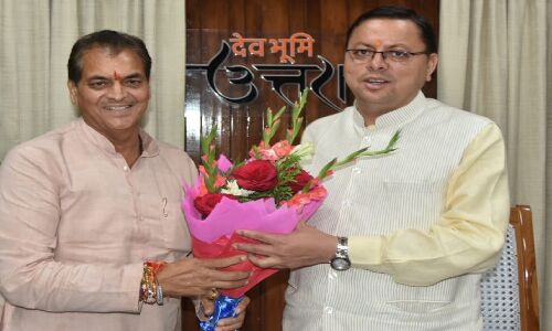 बैकडोर से भर्ती के आरोपों में घिरे धामी के कैबिनेट मंत्री प्रेमचंद अग्रवाल ने रात के अंधेरे में 6 दर्जन विवादित तबादले कर पत्नी के साथ जर्मनी की भरी उड़ान