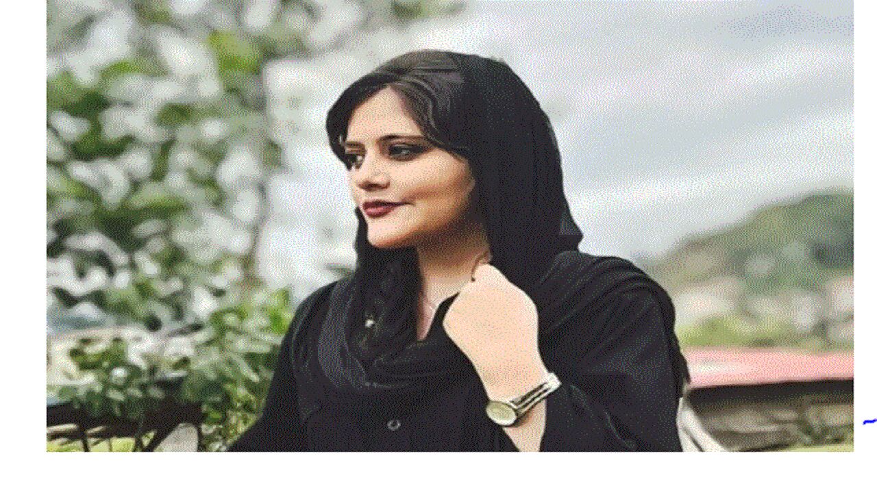 Mahsa Amini की मौत के खिलाफ हजारों ईरानी महिलाओं का उग्र प्रदर्शन, लग रहे  तानाशाह को मौत दो  के नारे
