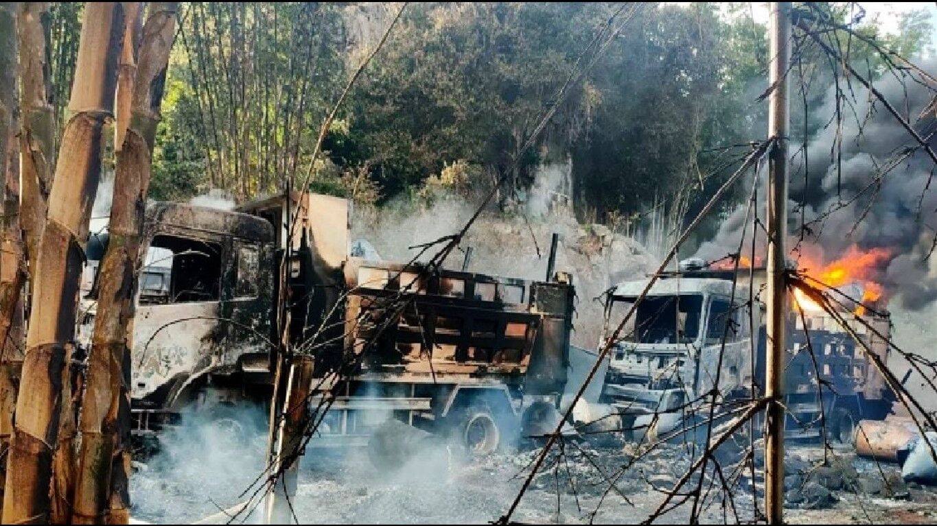 Military Attack : भारत के इस पड़ोसी देश में सेना की दरिंदगी, स्कूल पर हमला कर 7 बच्चों समेत 13 लोगों को भून डाला