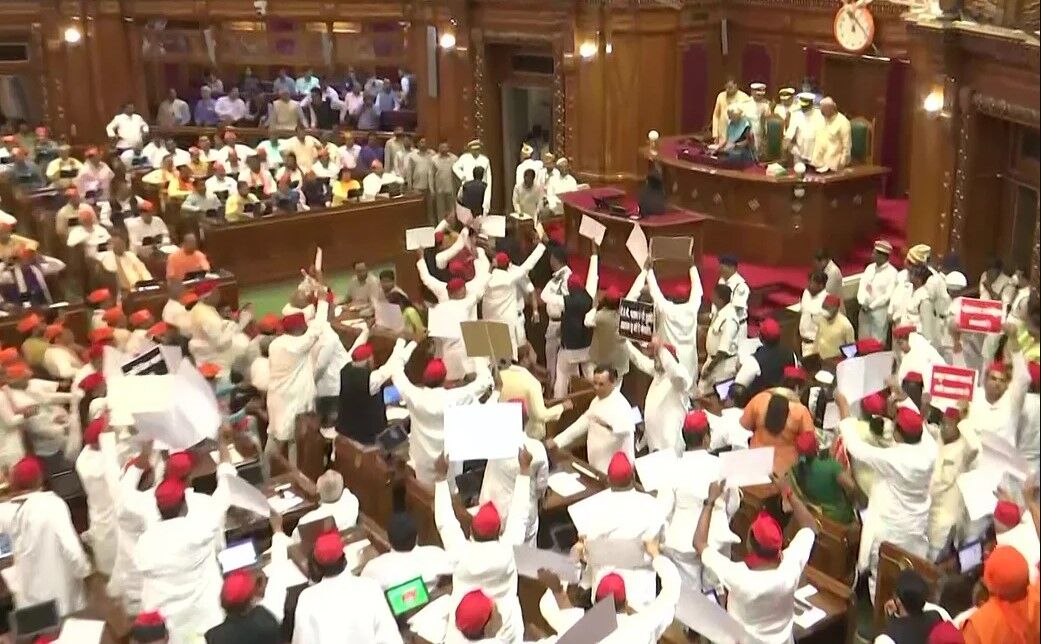 Up Vidhan Sabha Session: हंगामें से भरा रहा यूपी विधानमंडल सत्र का दूसरा दिन, अखिलेश के बाद मायावती ने योगी सरकार को घेरा
