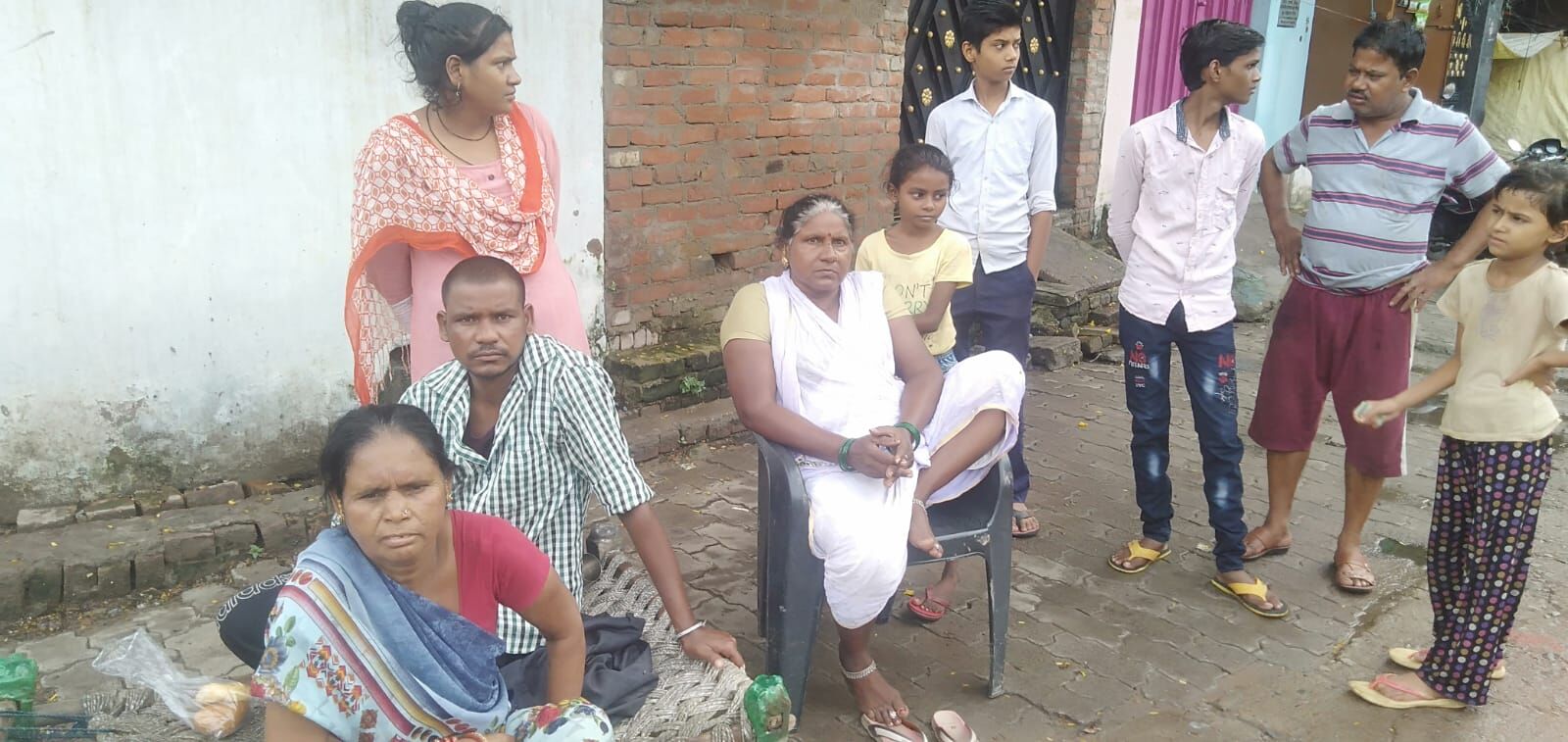 Raju Srivastava Death : कानपुर में अंतिम संस्कार होता तो कम से कम आखिरी बार उन्हें देख तो लेते, जनज्वार से बोले राजू श्रीवास्तव के पड़ोसी