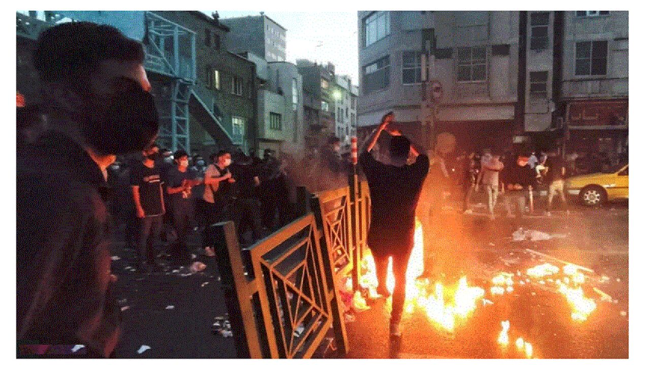 Protest Against Hijab : ईरान में पुलिस के साथ हिंसक झड़प में अब तक 40 महिलाओं की मौत, इंटरनेट सेवा ठप