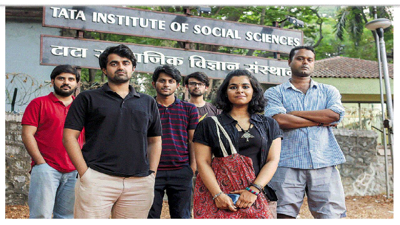 महाराष्ट्र सरकार ने मुसलमानों की हैसियत जानने के लिए सर्वे कराने का लिया फैसला, TISS को सौंपी जिम्मेदारी