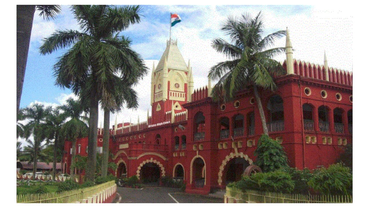 Odisha : हाईकोर्ट के जज ने 1 दिन में 32 मामलों में सुनाया फैसला, कई मामले 3 दशक से भी ज्यादा पुराने Odisha : हाईकोर्ट के जज ने 1 दिन में 32 मामलों में सुनाया फैसला, कई मामले 3 दशक से भी ज्यादा पुराने