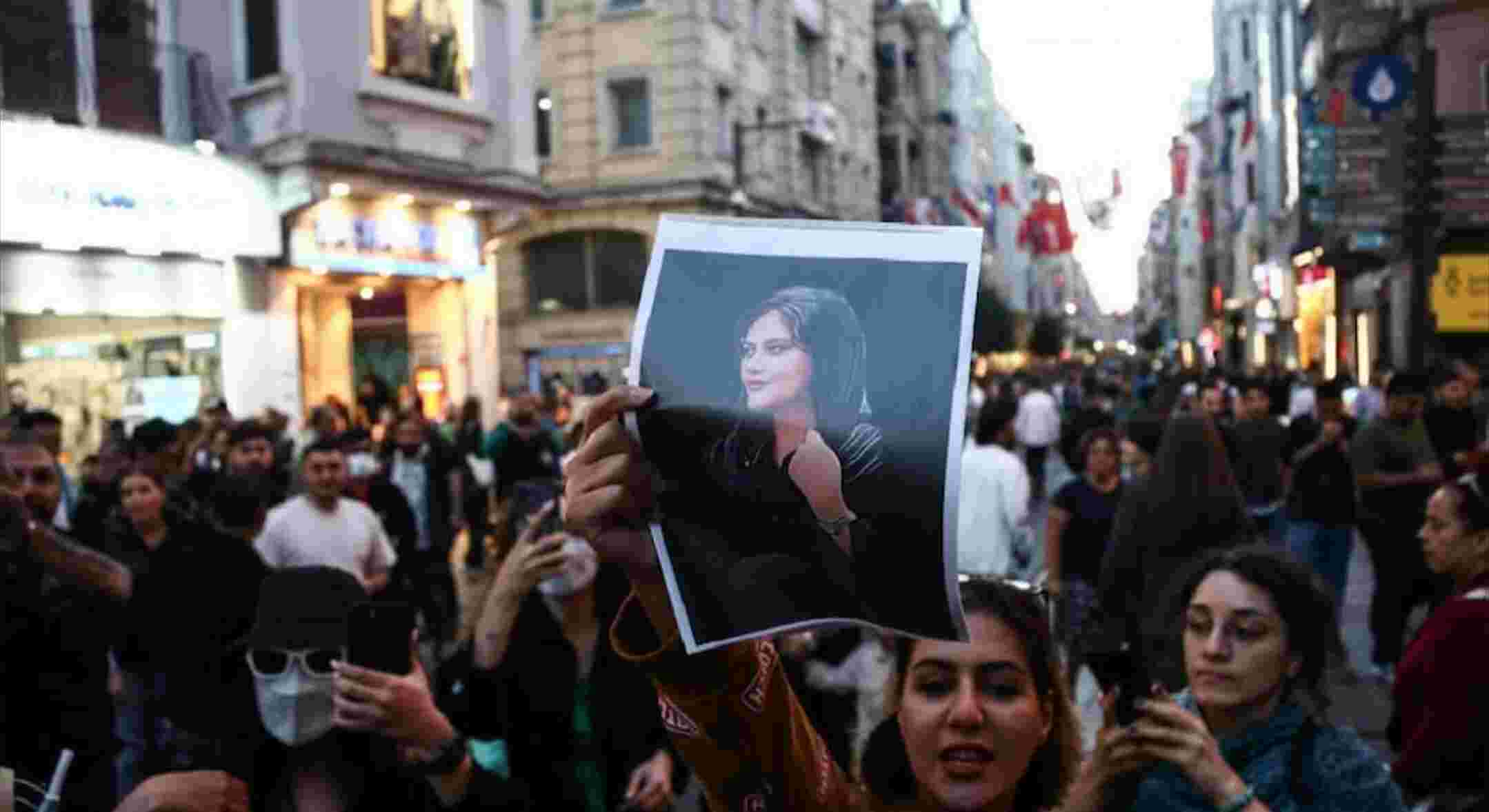 Iran Hijab Protest: हिजाब विरोधी प्रदर्शन को समर्थन देने वाले कुर्दों पर ईरान ने किया मिसाइल हमला, 13 की मौत, 58 घायल