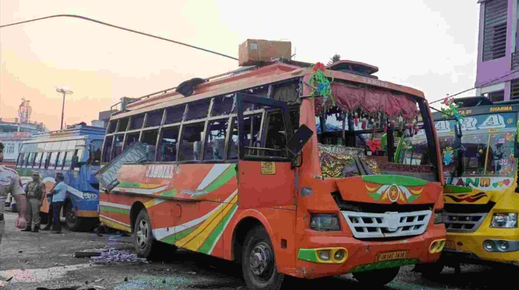 Jammu and Kashmir: अमित शाह के दौरे से पहले 8 घंटे के अंदर 2 धमाकों से दहला उधमपुर, खाली बसों में हुए ब्लास्ट
