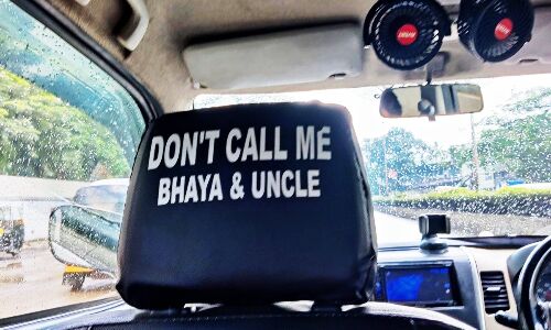 Social Media Viral News : भैया-अंकल कहे जाने से परेशान हुए कैब ड्राइवर, पैसेंजर्स को समझाने के लिए गजब जुगाड़ लगाकर दी ये वार्निंग