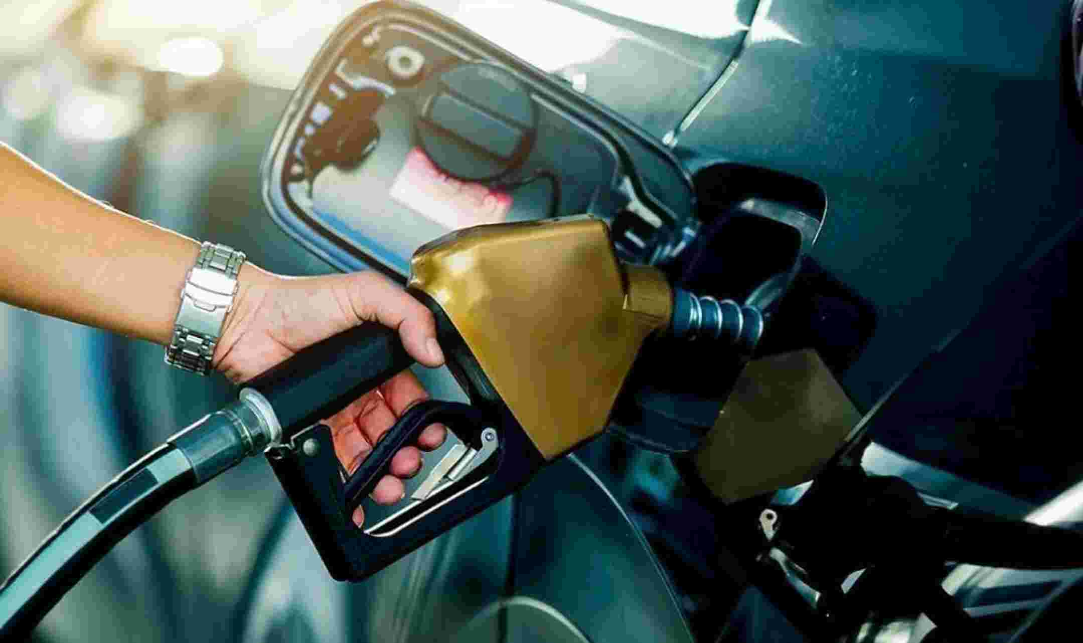 Delhi News: दिल्ली में बिना इस कागज के नहीं मिलेगा Petrol-Diesel, 25 अक्टूबर से लागू हो जाएगा नियम