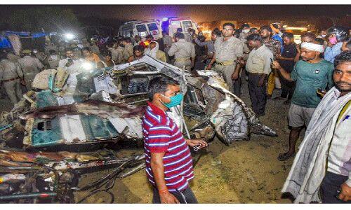 कानपुर न्यूज : कानपुर में एक और हादसा, लगातार दो हादसों में 31 की मौत, कई घायल, चारों तरफ हाहाकार कानपुर न्यूज : कानपुर में एक और हादसा, लगातार दो हादसों में 31 की मौत, कई घायल, चारों तरफ हाहाकार