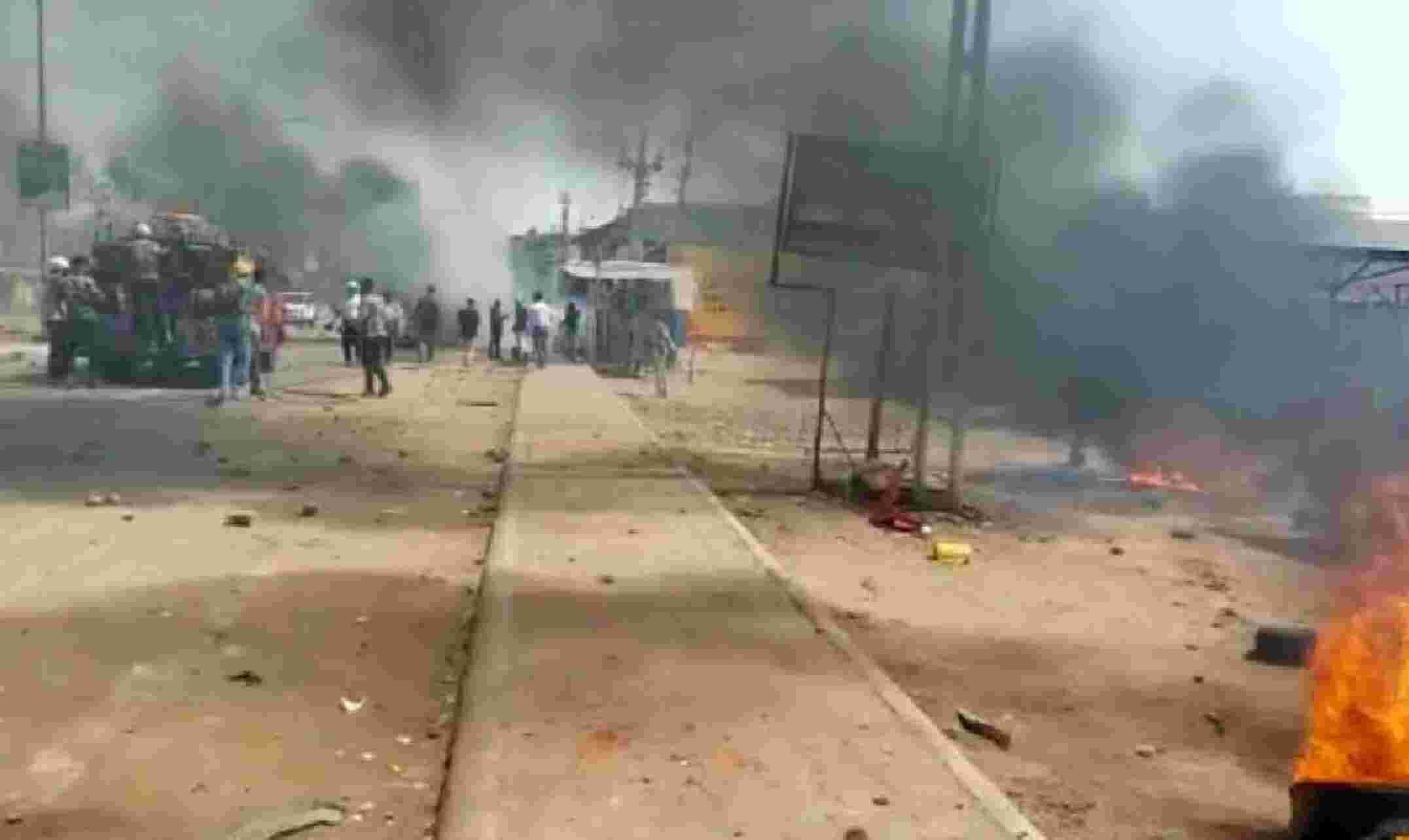 Vadodara Savli News: गुजरात के सावली शहर में धार्मिक झंडा दिखाने को लेकर सांप्रदायिक झड़प; 36 गिरफ्तार, जानिए क्या हैं हालात?