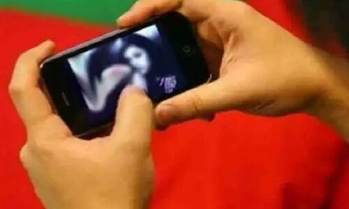 Varanasi MMS Video: मोहाली और कानपुर के बाद वाराणसी के गेस्ट हाउस में बनाए गये लड़कियों के कपड़े बदलते वीडियो