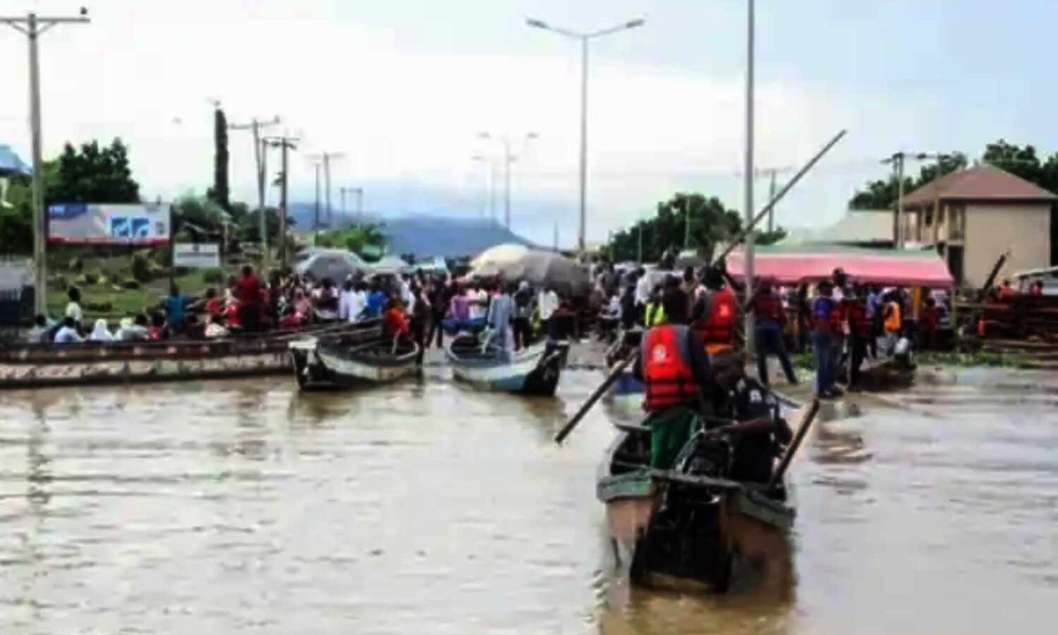 Nigeria News : नाइजीरिया में 85 यात्रियों को लेकर जा रही नाव पलटी, 76 लोगों की मौत, रेस्क्यू ऑपरेशन जारी