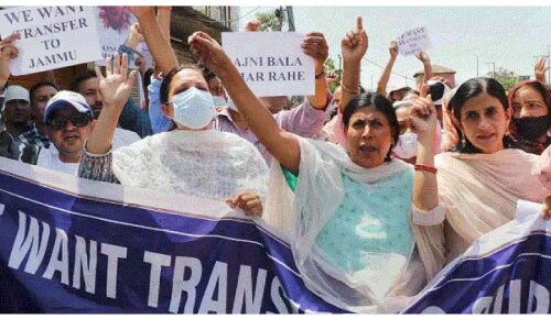 सैलरी रोकने पर कश्मीरी पंडितों का छलका दर्द, पूछा - क्या दीवाली पर भी खुश नहीं देखना चाहती सरकार?