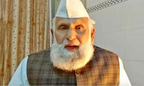 UP News: लड़कियां अगर बेपर्दा घूमेंगी तो उनमें आवारगी बढ़ेगी- सपा सांसद शफीकुर्रहमान बर्क का विवादित बयान UP News: लड़कियां अगर बेपर्दा घूमेंगी तो उनमें आवारगी बढ़ेगी- सपा सांसद शफीकुर्रहमान बर्क का विवादित बयान