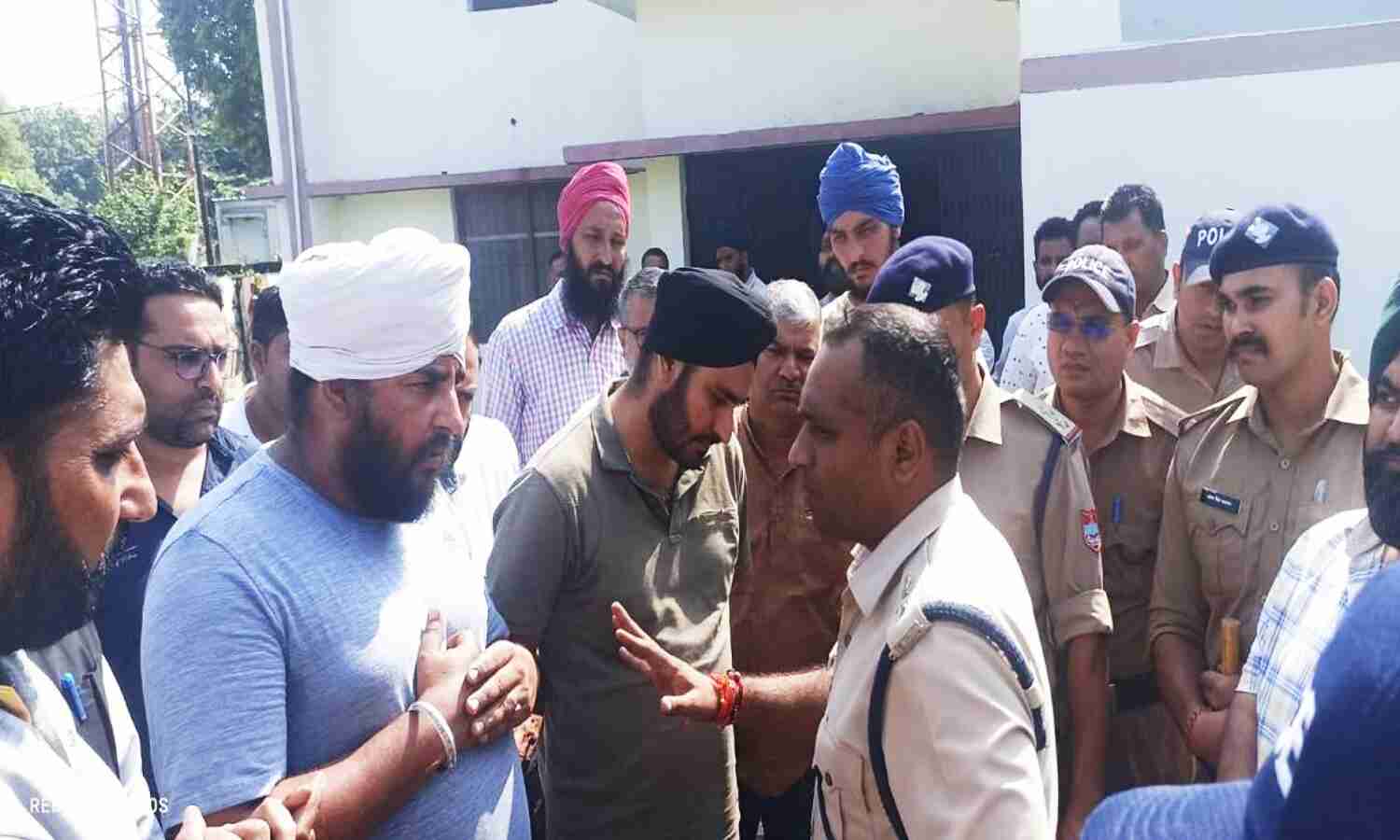 Dehradun News : अब काशीपुर में स्टोन क्रेशर मालिक को गोली से उड़ाया बदमाशों ने, दो दिन में दूसरी हौलनाक घटना से सहमी तराई