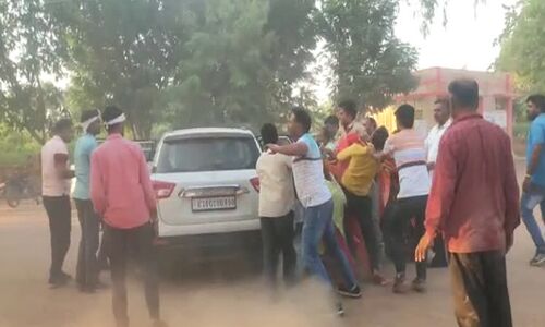 Jodhpur News: फिल्मी स्टाइल में थाने  ही उठा ले गए युवती को, पति चिल्लाता रहा और देखती रह गई पुलिस