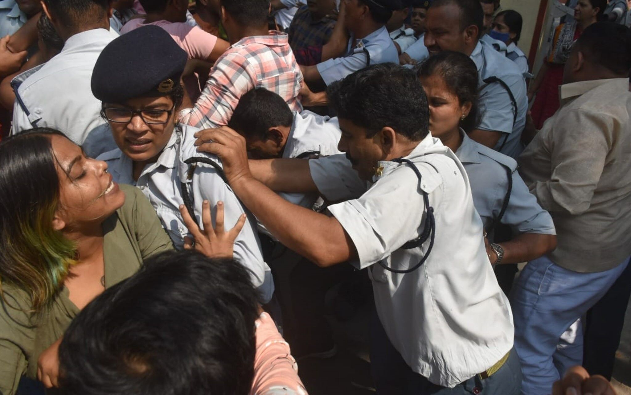 BHU : वोकेशनल कोर्स के एग्जाम में बीफ क्लासीफिकेशन को लेकर पूछे गए सवाल पर बवाल, वीसी से इस्तीफे की मांग