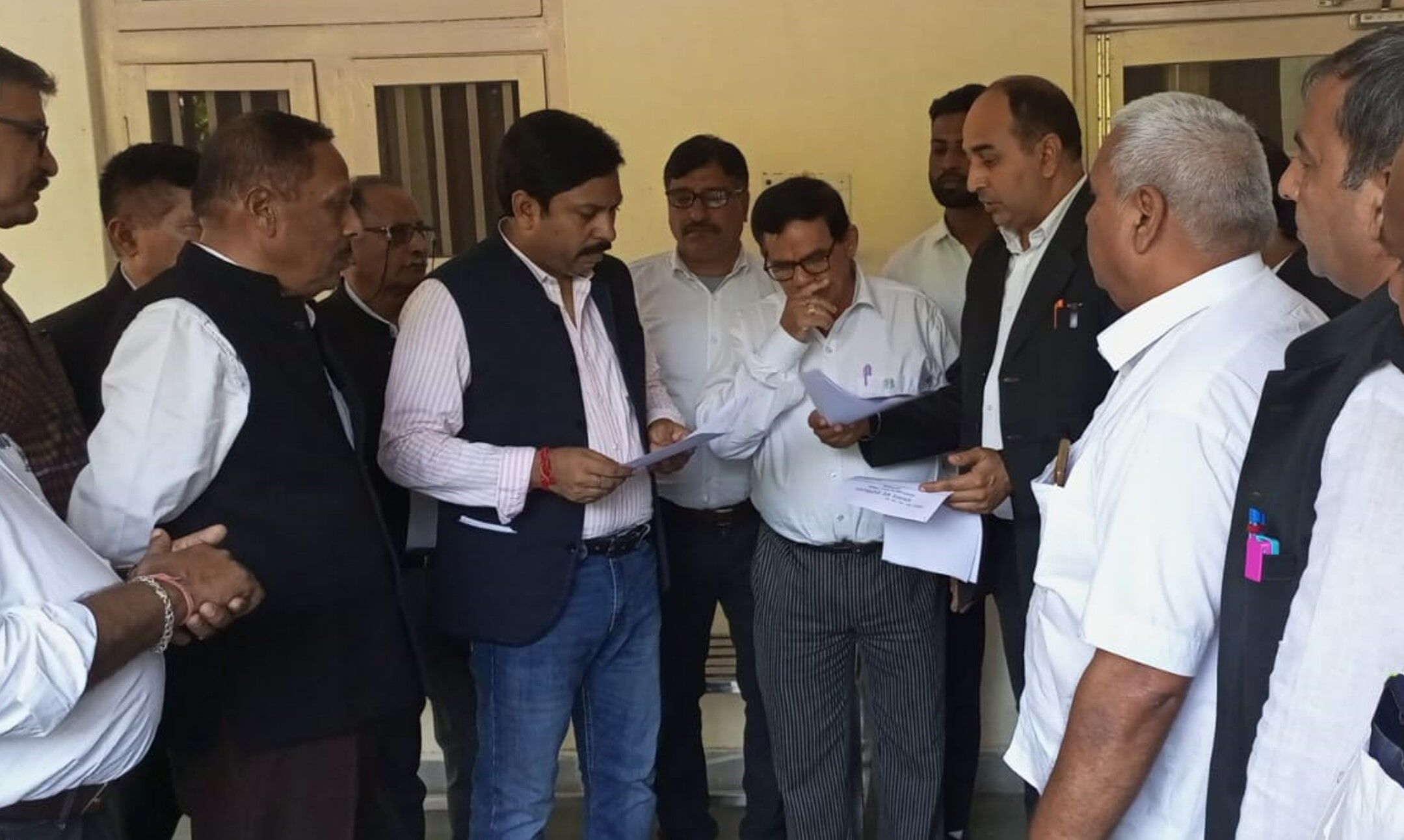 Ramnagar News: नैनीताल से उत्तराखंड हाई कोर्ट को रामनगर शिफ्ट करने की मांग, अधिवक्ताओं ने बैठक के बाद भेजे ज्ञापन