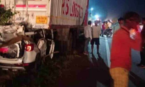 Basti News: सड़क हादसे में पूरा परिवार समाया मौत के आगोश में, 5 लोगों की मौत, दीपावली मनाने लखनऊ से गांव जा रहा था पूरा परिवार