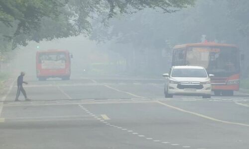 Delhi Air Pollution Alert: दिवाली के दिन दिल्ली, नोएडा और गुरुग्राम में AQI बेहद खराब, प्रदूषण से रहें अलर्ट