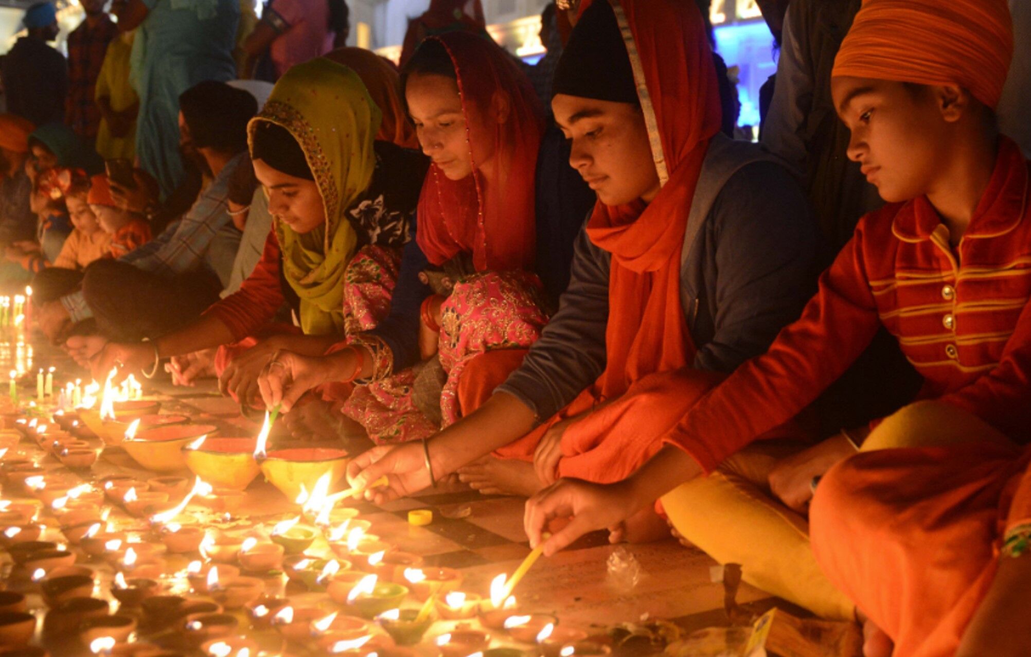 Auraiya News : दिवाली मना रही 5 साल की बच्ची के पेट में घुसा रॉकेट, त्योहार के दिन मासूम क़ो मिली दर्दनाक मौत Auraiya News : दिवाली मना रही 5 साल की बच्ची के पेट में घुसा रॉकेट, त्योहार के दिन मासूम क़ो मिली दर्दनाक मौत