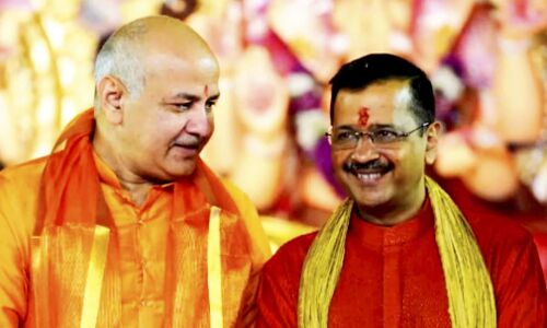 Arvind Kejriwa News: चुनाव से पहले बीजेपी वोट बैंक में सेंध लगाने की फ़िराक में केजरीवाल, खेला हिंदू कार्ड! कहा- करेंसी पर गांधी संग छपे लक्ष्मी-गणेश की तस्वीर