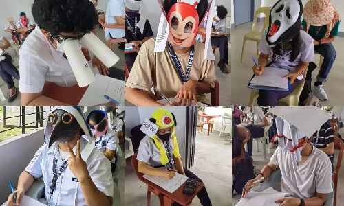 Anti Cheating Hats : परीक्षा में नकल को रोकने के लिए टीचर्स का गजब जुगाड़, आप भी देखकर रह जाएंगे दंग, तस्वीरें वायरल