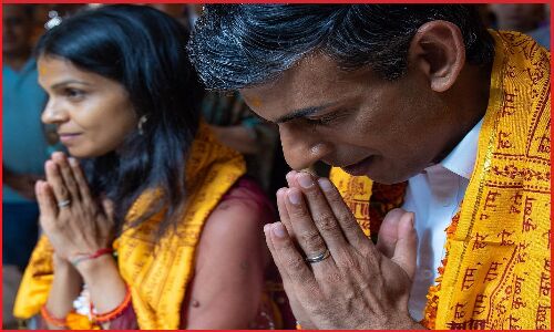 Rishi Sunak : ऋषि सुनक की कामयाबी को क्यों भुना रहे कट्टरपंथी, क्या उनका हिंदू होना ही काफी है Rishi Sunak : ऋषि सुनक की कामयाबी को क्यों भुना रहे कट्टरपंथी, क्या उनका हिंदू होना ही काफी है