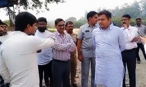 माहौल बनाने के लिए छठ घाट पर अधिकारियों को डांट रहे थे भाजपा सांसद, स्थानीय युवक ने सच बोलकर ऐसे पलटा BJP नेताओं का सारा खेल