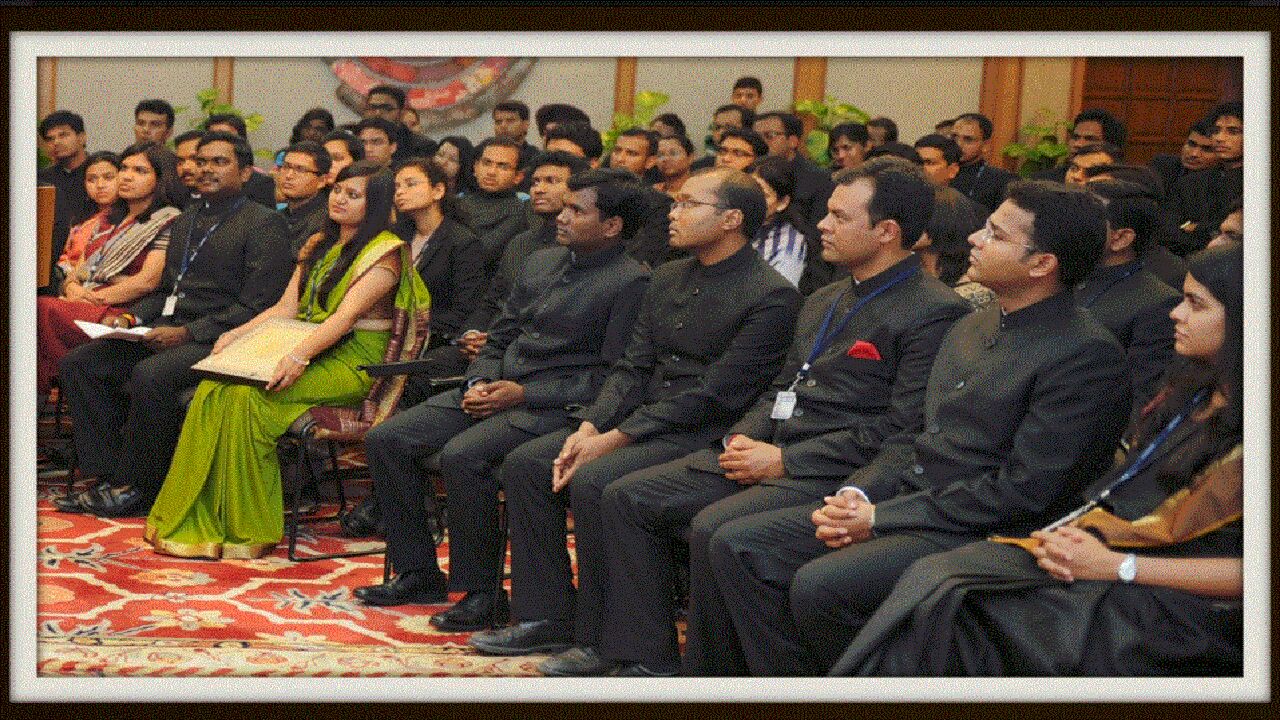 TOP Bureaucracy  : सचिव पद पर नियुक्ति में ओबीसी को मिले प्रमोशन में आरक्षण की मांग पर ट्विटर यूजर्स ने दिया ये जवाब