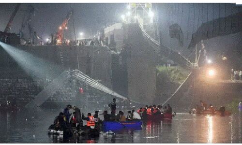 Gujarat Morbi bridge collapsed updates : मोरबी का मौत से है पुराना नाता, कुंभकरणी नींद में सोई रही गुजरात सरकार और तबाह हो गई सैकड़ों जिदंगियां