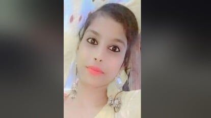 Ghaziabad News: लव मैरिज करने जा रही लड़की को भाई और मां ने तकिये से गला घोंटकर मारा, प्रेमी ने इस तरह खोली वारदात