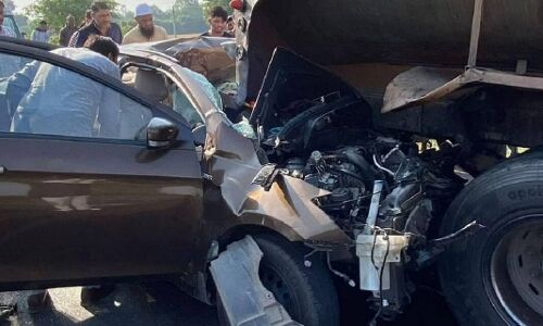 Mathura News: यमुना एक्सप्रेस-वे पर बड़ा सड़क हादसा, दो कारों की भिड़ंत में 4 लोगों की मौत, कई घायल