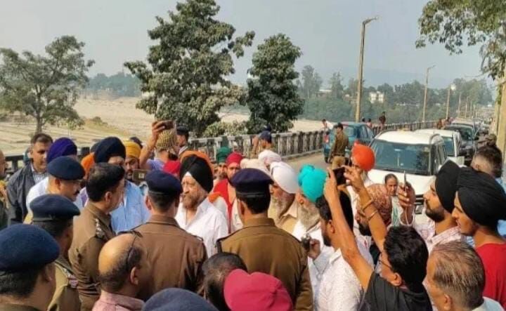 Dehradun News: 13वें साल भी सिख संगत को हरिद्वार में नहीं घुसने दिया, प्राचीन गुरुद्वारे के पुनरुद्धार की है मांग, हर साल गुरु पर्व पर होती नाकाम होती है हर की पैड़ी पर पहुंचने की कोशिश