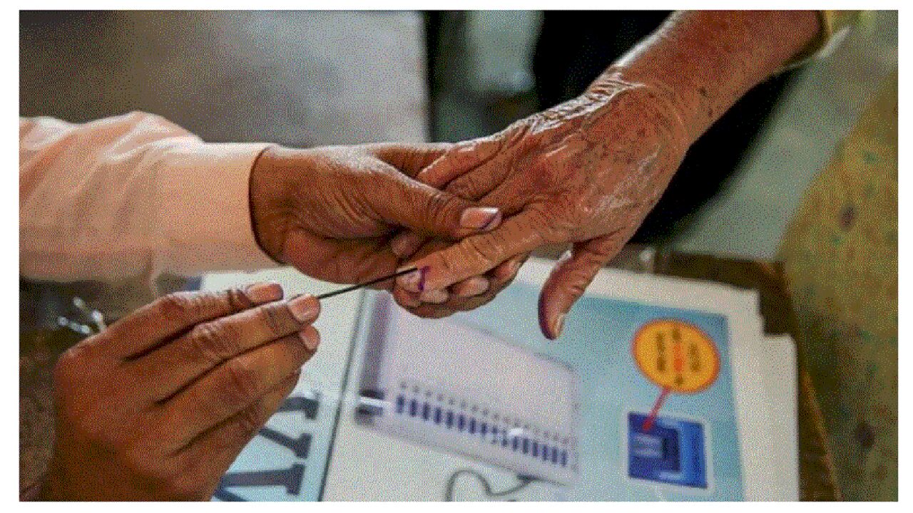 Gujrat Election 2022 : आखिरी चरण की 93 सीटों पर वोटिंग शुरू, CM सहित 9 मंत्रियों की किस्मत दांव पर