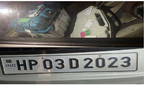 HP Election 2022 : रामपुर में निजी गाड़ी में EVM मिलने के बाद कांग्रेस कार्यकर्ताओं ने मचाया बवाल, ईसी से की शिकायत