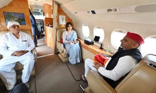 Mainpuri ByPolls: डिंपल की जीत में रोड़ा बन सकती है सैफई परिवार की दरार, शिवपाल के फैसले पर बहुत कुछ निर्भर है