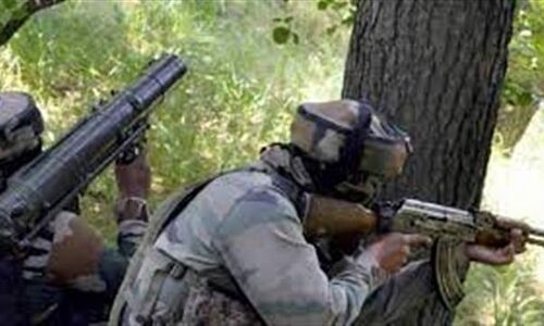 Assam News: असम के तिनसुकिया में पिछले 28 घंटे से जारी है सेना और उग्रवादियों के बीच मुठभेड़, धमाकों से सहमी जनता