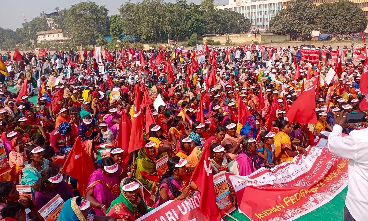 प्राइवेटाइजेशन और लेबर कोड के खिलाफ दिल्ली की सड़कों पर उतरे हजारों मजदूर