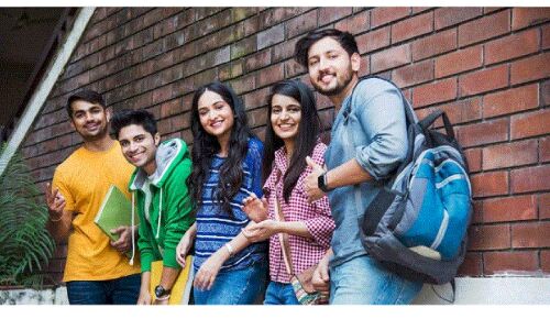 IIE Report 2021-22 : बीते साल 2 लाख से ज्यादा छात्र गए अमेरिका, हायर एजुकेशन के लिए भारतीयों की पहली पसंद US क्यों?