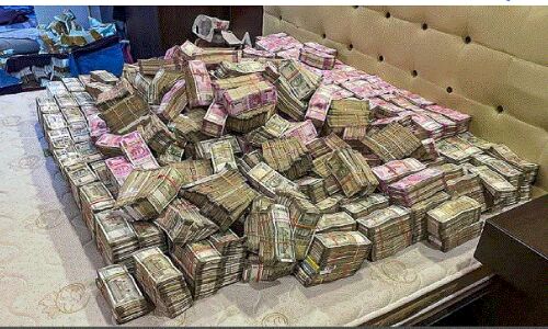 CSR Scam : महाराष्ट्र सपा नेता के करीबियों के पर देश के 3 शहरों में में रेड से हड़कंप, 4.2 करोड़ जब्त, सैकड़ों करोड़ के घोटाले का पर्दाफाश