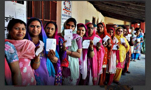 ये है Gujrat की हकीकत, आधी आबादी का ढिंढोरा पीटने वालों ने 10% सीटों पर भी महिलाओं को प्रत्याशी बनाना मुनासिब नहीं समझा