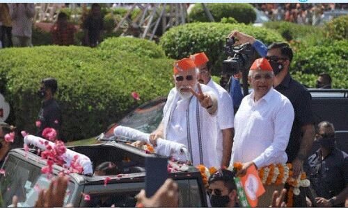 गुजरात में मोदी के भरोसे BJP, अहमदाबाद मेगा रोड शो कर PM दूसरे चरण की सीटों पर पार्टी के पक्ष में माहौल बनाने का करेंगे प्रयास