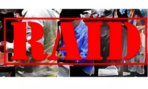 UP : उप-चुनाव वोटिंग के बीच 71 जिलों में छापेमारी, जब्त हुआ 50 करोड़ का माल और अन्य दस्तावेज